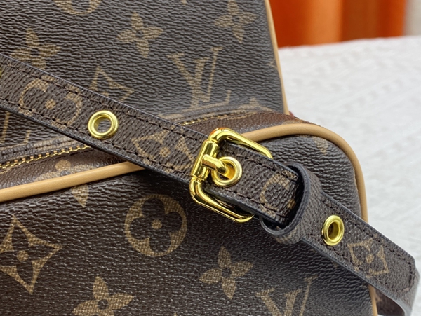 ルイヴィトンバッグ素材ディテール